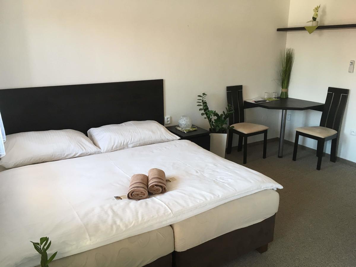 Hotel Jordanek Opočno Dış mekan fotoğraf